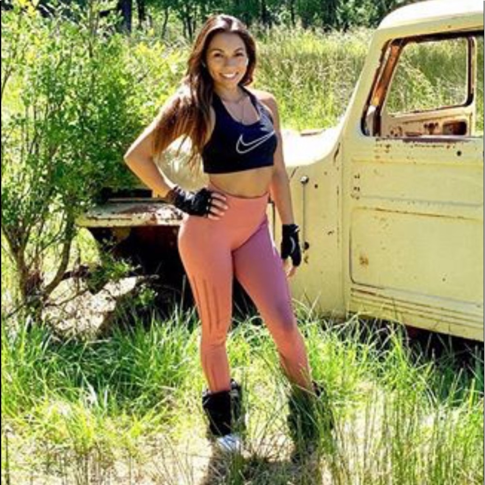 Meet your Posher, Jade